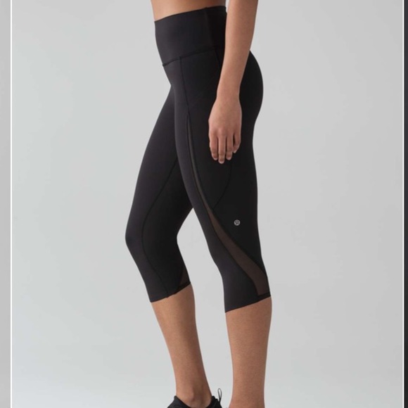 lululemon athletica Pants - Lululemon • Pace Perfect Crop 17”